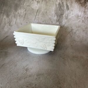 Milk glass‎ White Square Pedestal Bowl